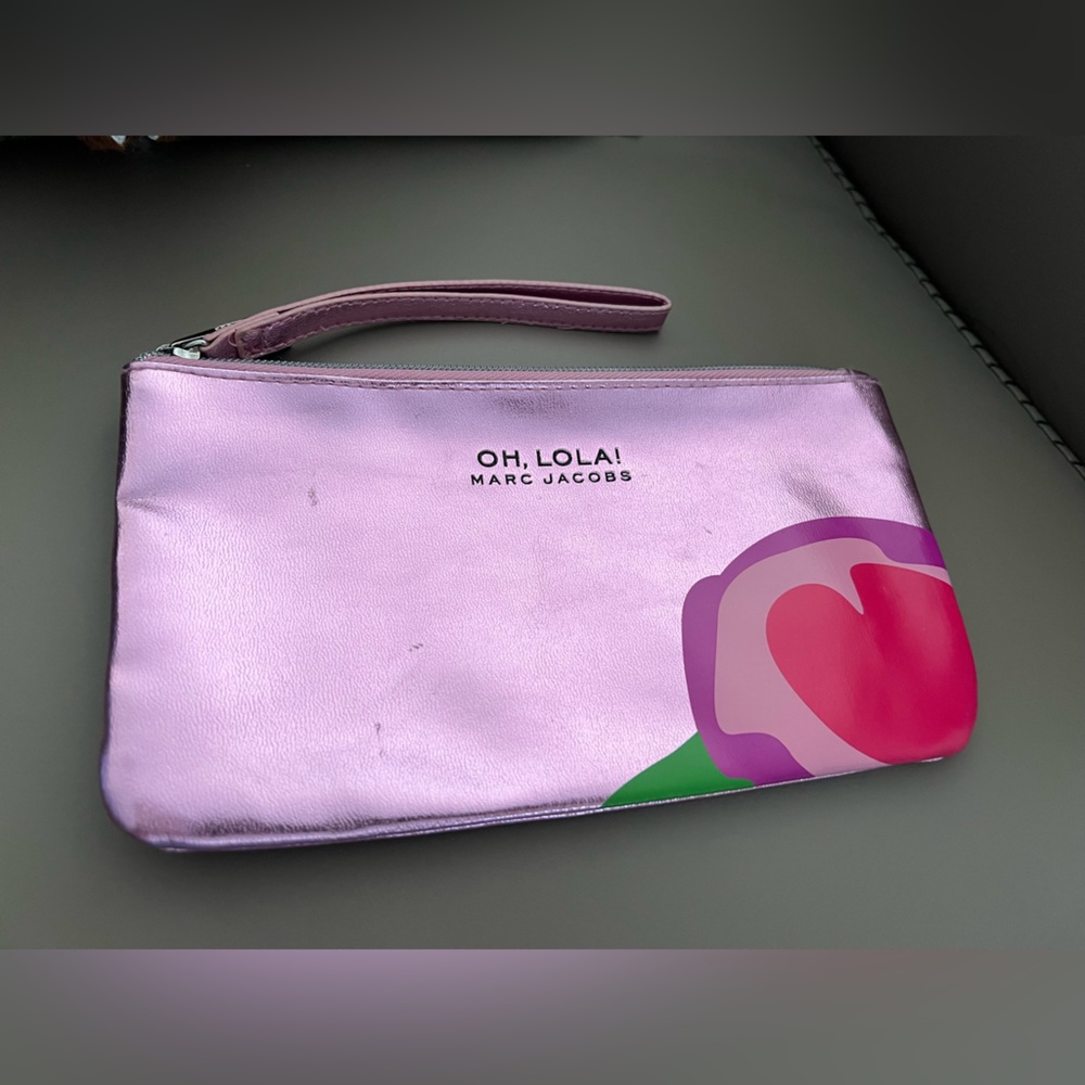 Marc Jacobs Metallic Sparkle OH, Lola! Zip Wristlet Pouchette 🩷